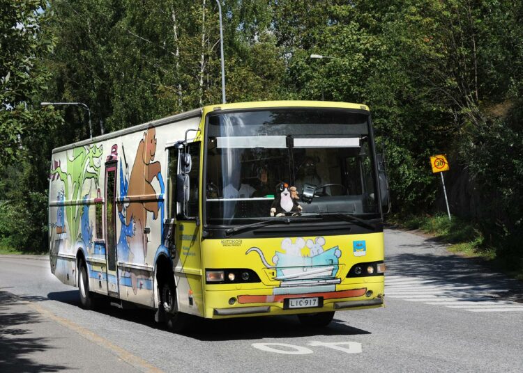 Suomessa toimii 150 kirjastoautoa. Kuvassa on helsinkiläinen kirjastoauto.