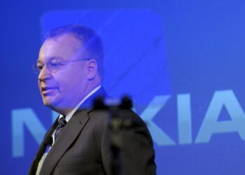 Aino-Kaisa Pekonen mainitsee Nokian entisen toimitusjohtajan Stephen Elopin esimerkkinä henkilöstä, jonka tulot ja eläkkeen ihmiset kokevat epäoikeudenmukaisiksi.