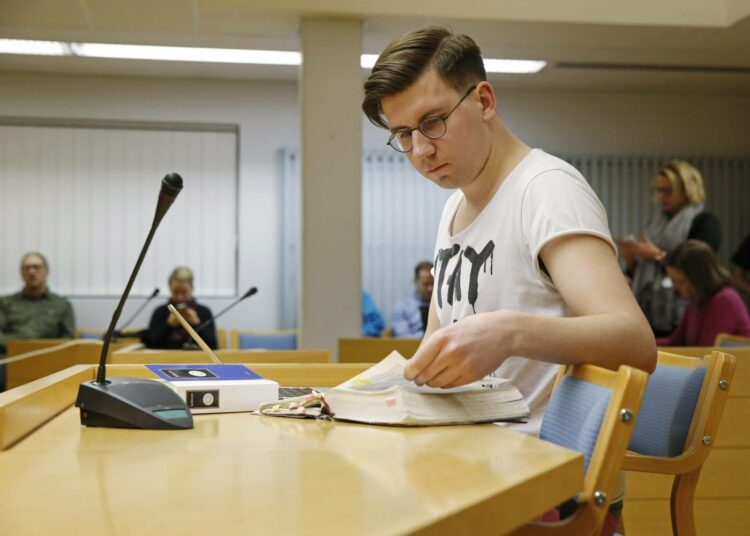 Sebastian Tynkkynen tuomiolla Oulun käräjäoikeudessa 11. tammikuuta 2017.