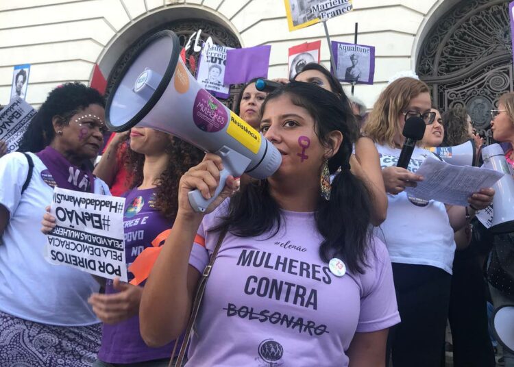 Brasilian naiset kampanjoivat äärioikeistolaista Jair Bolsonaroa vastaan lokakuun presidentinvaalien alla, mutta tuloksetta. Uusia mielenosoituksia on tulossa 8. maaliskuuta.