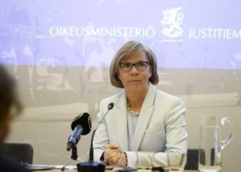 – Seksuaalirikoslainsäädännön kokonaisuudistus on tämän hallituskauden merkittävimpiä uudistuksia oikeusministeriössä, totesi oikeusministeri Anna-Maja Henriksson (rkp) tänään tiedotustilaisuudessa.