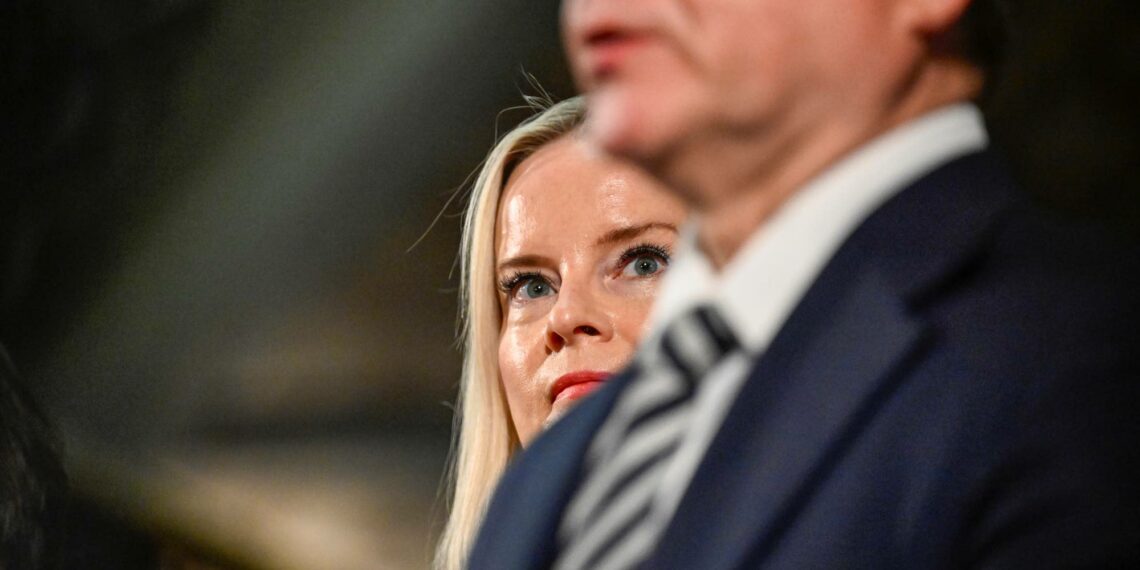 Valtiovarainministeri Riikka Purra ja pääministeri Petteri Orpo.