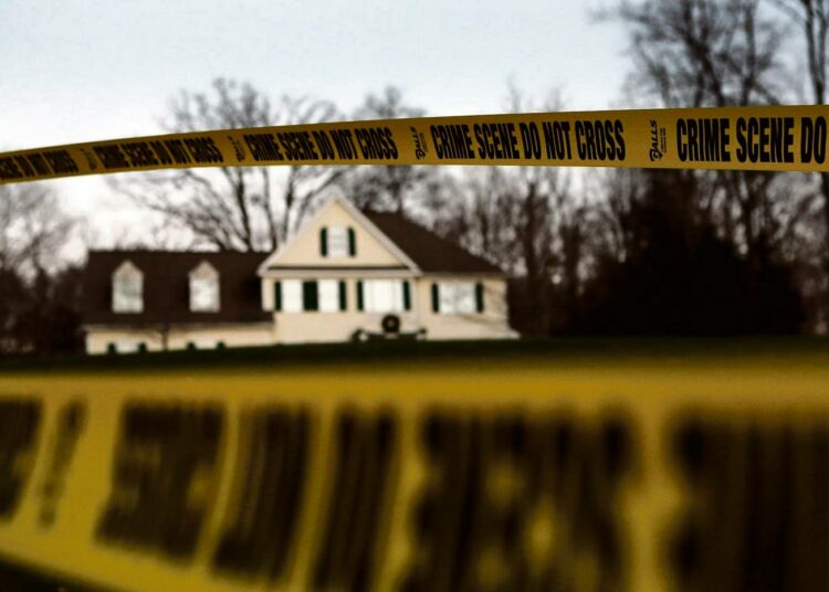 Joulukuussa 2012  yhdysvaltalaisessa Sandy Hookin esikoulussa Connecticutissa tapahtuneessa ammuskelussa kuoli 28 ihmistä. Heistä 20 oli 6–7-vuotiaita lapsia.