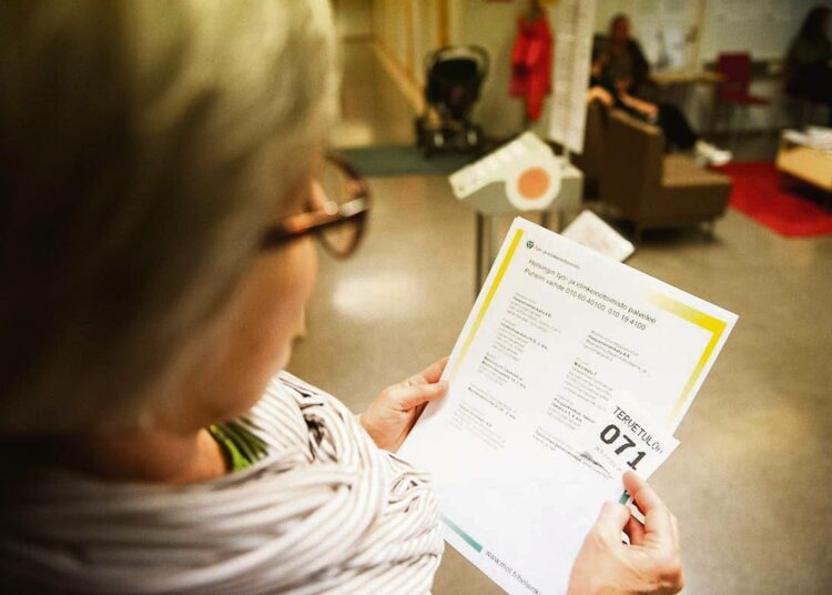 Työttömyys on rakenteellinen ongelma. Rakenteellinen ongelma tarkoittaa, että järjestelmä toimii näin.
