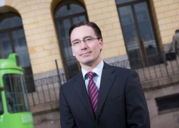 - Suurissa linjoissa on onnistuttu, vaikka yksityiskohdissa olisi voitu toimia toisinkin, arvioi finanssineuvos Martti Salmi EU:n toimintaa talouskriisissä.