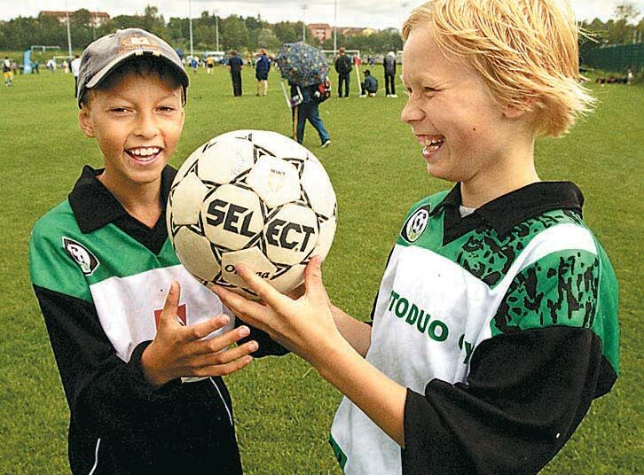 Jalkapallostakin on tullut kallis harrastus. Kuva vuoden 2007 Helsinki Cupista.