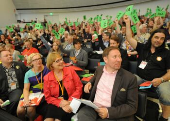 Vasemmistoliiton puoluekokouksessa Tampereella vuonna 2013 äänestettiin.