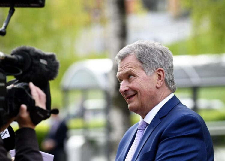 Presidentti Sauli Niinistöä haastatellaan sunnuntaina ennen hänen isännöimiään Kultaranta-keskusteluja.