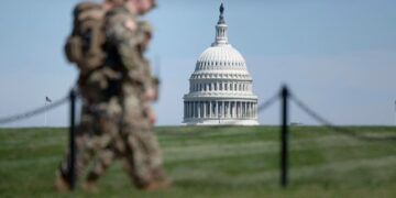 Kansalliskaartin joukkoja partioimassa Washington DC:ssä, jonne Trump lähetti heidät vastoin kaupungin johdon tahtoa.