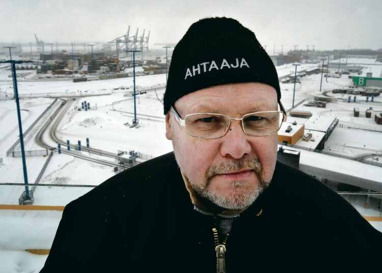 Helsingin ahtaajien puheenjohtaja Asko Mäki-Rahkola.