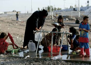 Isisin väkivaltaa paenneita irakilaisia Bahrkan pakolaisleirillä autonomisella Kurdistanin alueella.