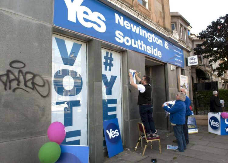 Skotlannin itsenäistymistä kannattavan kyllä-kampanjan toimisto Edinburghissa.