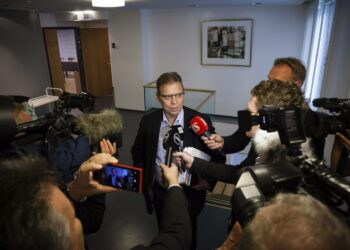 SAK:n työvaliokunta kokoontui maanantaina. Tiedotusvälineet haastattelivat puheenjohtaja Lauri Lylyä.