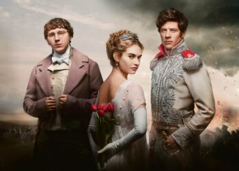 Pierre Bezuhov (Paul Dano, vas.), Nataša Rostova (Lily James) ja ruhtinas Andrei Bolkonski (James Norton) BBC:n Sodassa ja rauhassa.