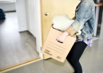 Toteutuessaan asumistuen leikkaus lisää painetta pienten asuntojen vuokramarkkinoilla, kun yhä useampi opiskelija muuttaa yhteisasunnosta yksiöön.