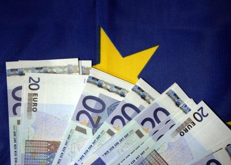 Euroopan unionin rahankäytöstä motkottavan äärioikeiston rahankäyttö ei kestänyt lähempää tarkastelua.