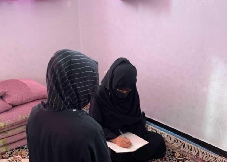 Maryam ja jutun kirjoittaja.