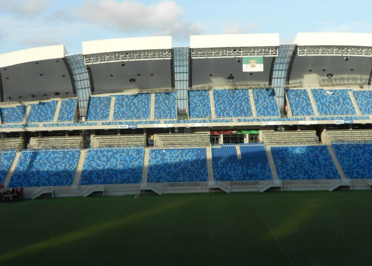 Arena Dunas -stadion Brasiliassa, jossa miteltiin MM-kisat vuonna 2014. Tuolloin huolena olivat ihmisoikeuskysymykset. Qatarin kisoissa 2022 äärimmäinen kuumuus nousi ihmisoikeuskysymysten rinnalla varjostamaan kisoja. Tänä vuonna MM-kisat pelataan kolmessa eri maassa ja äärimmäinen kuumuus on jälleen huolenaiheena.