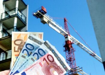 Joka viides Helsingin kaupungin käyttämä yksityinen yritys laiminlyö lakisääteisiä velvollisuuksiaan. Vasemmistoliiton valtuustoryhmä vaatii kaupunkia lopettamaan hankinnat yrityksiltä ja yhteisöiltä, jotka eivät maksa lainmukaisia palkkoja, sosiaalivakuutusmaksuja ja veroja.