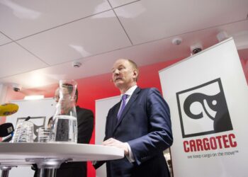Mika Vehviläinen siirtyy Finnairilta Cargotecin toimitusjohtajaksi.