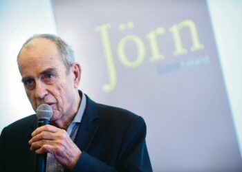 Suomalaisten häpeätahraksi Jörn Donner nimeää puuttuvan keskinäisen solidaarisuuden, piittaamattomuuden työttömyydestä.