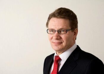 EK:n johtaja Hannu Rautiainen esitteli työnantajajärjestön vaaliteemoja mediatilaisuudessa keskiviikkona.