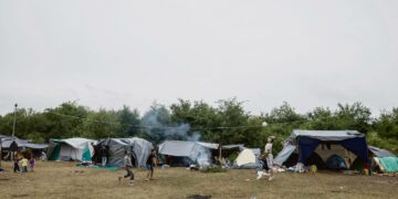Velika Kladušan lähellä sijaitsevaan telttaleiriin on majoittunut arviolta 1¿200 ihmistä.