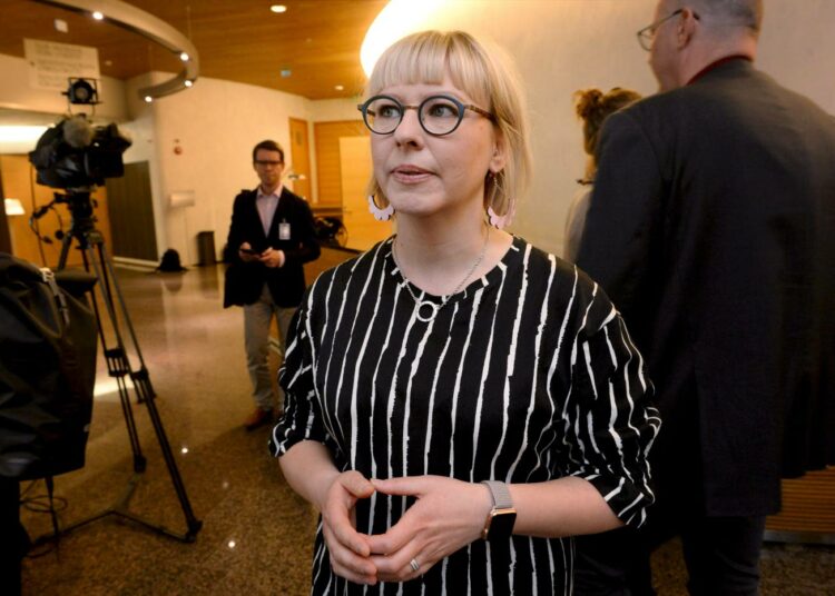 Sosiaali- ja terveysministeri Aino-Kaisa Pekonen arvioi, että eläkkeiden korotus menee nyt niille, joiden elämään se vahvimmin vaikuttaa.