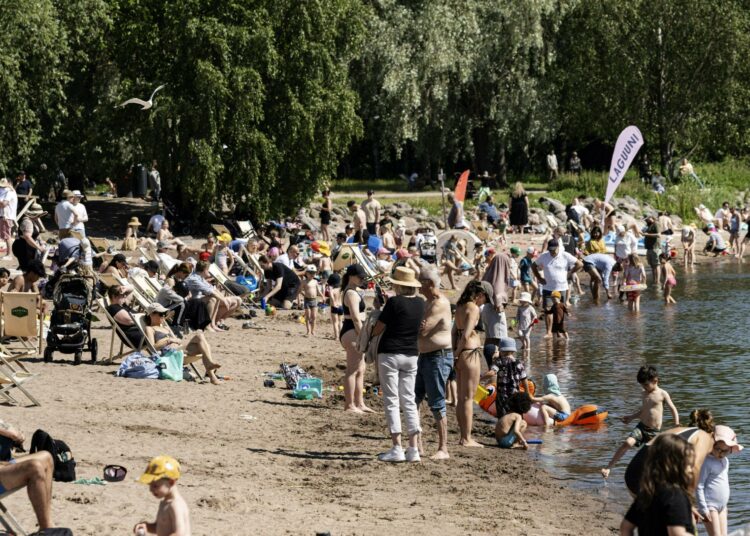 Heinäkuun poikkeuksellinen hellejakso johtui ilmastonmuutoksesta.