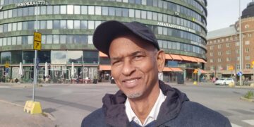 Somalian journalistiliiton pääsihteeri Farah Omar Nur vieraili Helsingissä syyskuussa.