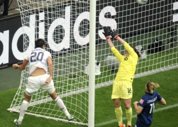 Adidaksen mainos naisten jalkapallon MM-kisoissa Saksassa.