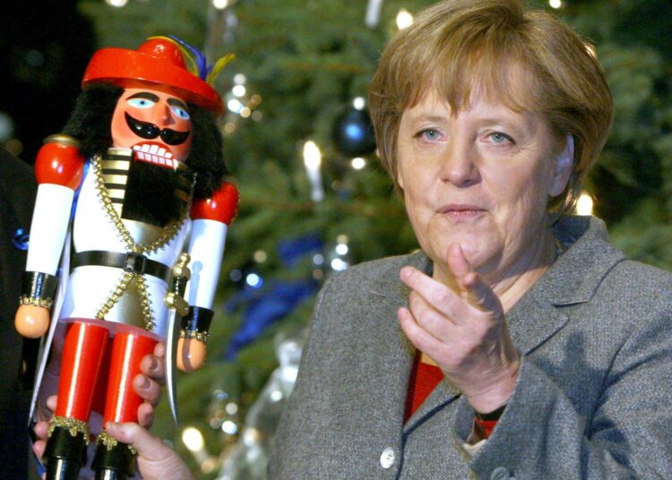 Liittokansleri Angela Merkel kävi jo jouluostoksilla.