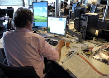 Syyttävä sormi ei kuitenkaan sojota kohti journalisteja. Syytetyn penkillä ovat mediatal