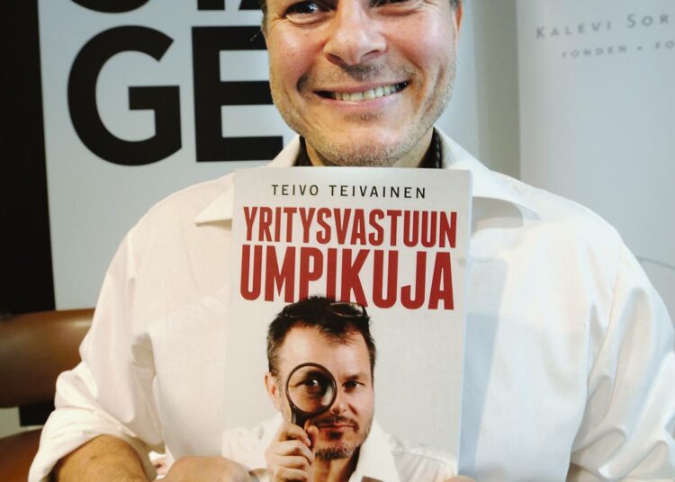 Teivo Teivainen käsittelee kirjassaan muun muassa Keskon, Stora Enson ja Fazerin yhteiskuntavastuuta.