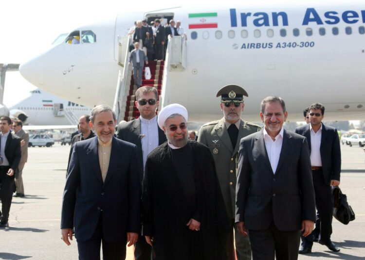 Iranin presidentti Hassan Rouhani palasi runsaat kaksi viikkoa sitten New Yorkista mukanaan lahja, joka on nolosti osoittautumassa väärennökseksi.