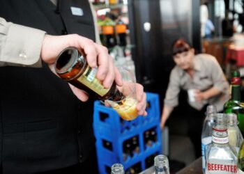 MaRa vaatii anniskellun alkoholin arvonlisäveron pudottamista 14 prosenttiin nykyisestä 24 prosentista.