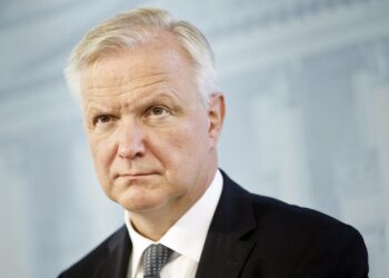 Elinkeinoministeri Olli Rehnin on puututtava kohtuuttomuuksiin, vaatii Jari Myllykoski.
