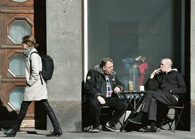 Osa ihmisistä on valmis tinkimään myös palkastaan saadakseen lisää vapaa-aikaa.