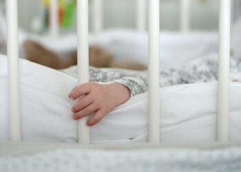 Viime vuonna syntyi EU-maissa liki 90 000 vauvaa vähemmän kuin vuonna 2016.