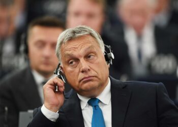 Unkarin pääministeri Viktor Orbán kuuntelee esitystä johtamaansa maahan kohdistuvasta kurinpitomenettelystä Euroopan parlamentissa 11. syyskuuta.