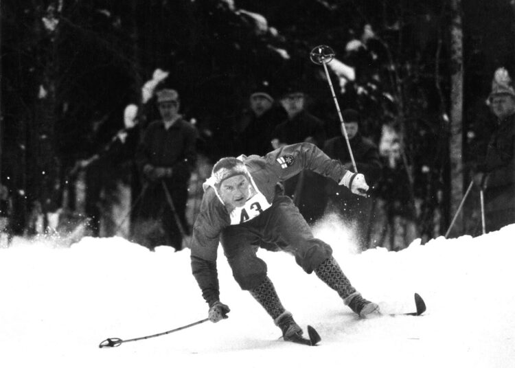 Bremer ei tyytynyt maaliviivalla kuvailuun. Veikko Hakulinen tallentui filmille Lahden MM-laduilla vuonna 1958.