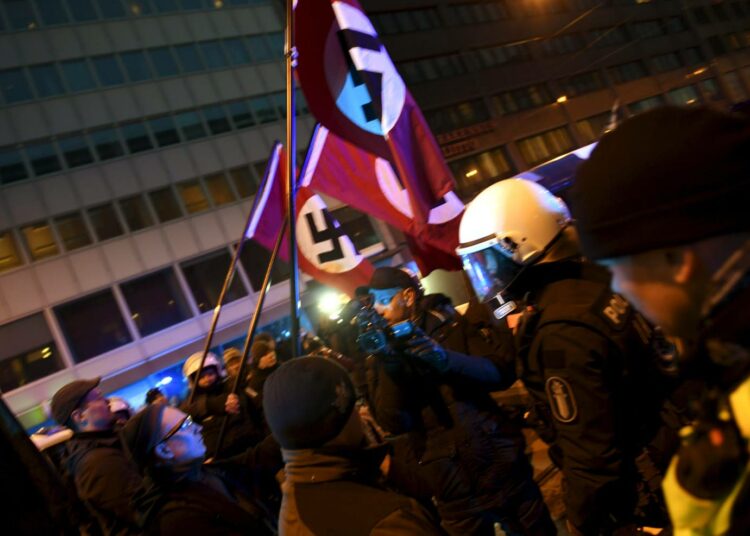 Poliisi ei salli natsien marssia itsenäisyyspäivänä, mutta fasistit suunnittelevat muita tapahtumia.