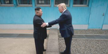 Kim Jong Un ja Donald Trump tapasivat kesäkuussa 2019 Koreoiden välisellä demilitarisoidulla vyöhykkeellä.
