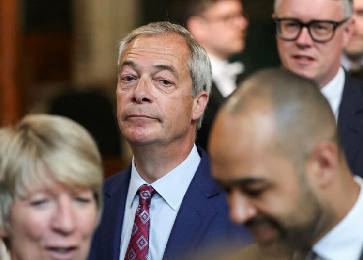 Britanniassa Nigel Faragen johtama äärioikeistopuolue Reform on tällä hetkellä selvästi suosituin.