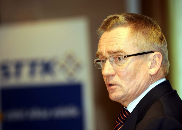 Mikko Mäenpää valittiin jatkokaudelle STTK:n johtoon.