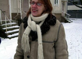 Vasemmistoliitto ei suostunut palvelutalon rakentamiseen Itäisen Pitkänkadun varren puutalojen tieltä, Riikka Oksanen kertoo.