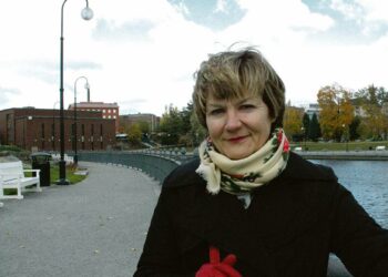 – On ollut ihanaa kävellä Tammerkosken rannalla, joka on minun sielunmaisemani, Tampereelle palannut Ulla-Leena Alppi herkistelee.