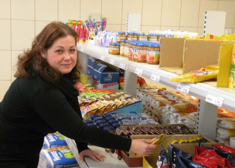 Toinen toiselle -säätiön johtaja Dorota Zalewska sanoo, että köyhien kauppa paitsi ravitsee myös aktivoi ihmisiä.