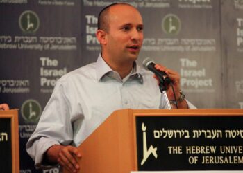 Israelin äärioikeiston uusi tähti on Juutalaisten koti -puolueen johtaja Naftali Bennett.