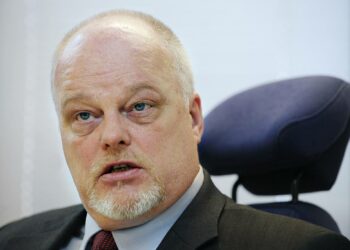 Liittosihteeri Jyrki Alapartasen mukaan Puuliiton jäsenkunnan ongelmana on pitkästä taantumasta ja rakennemuutoksesta johtuva korkea työttömyys.